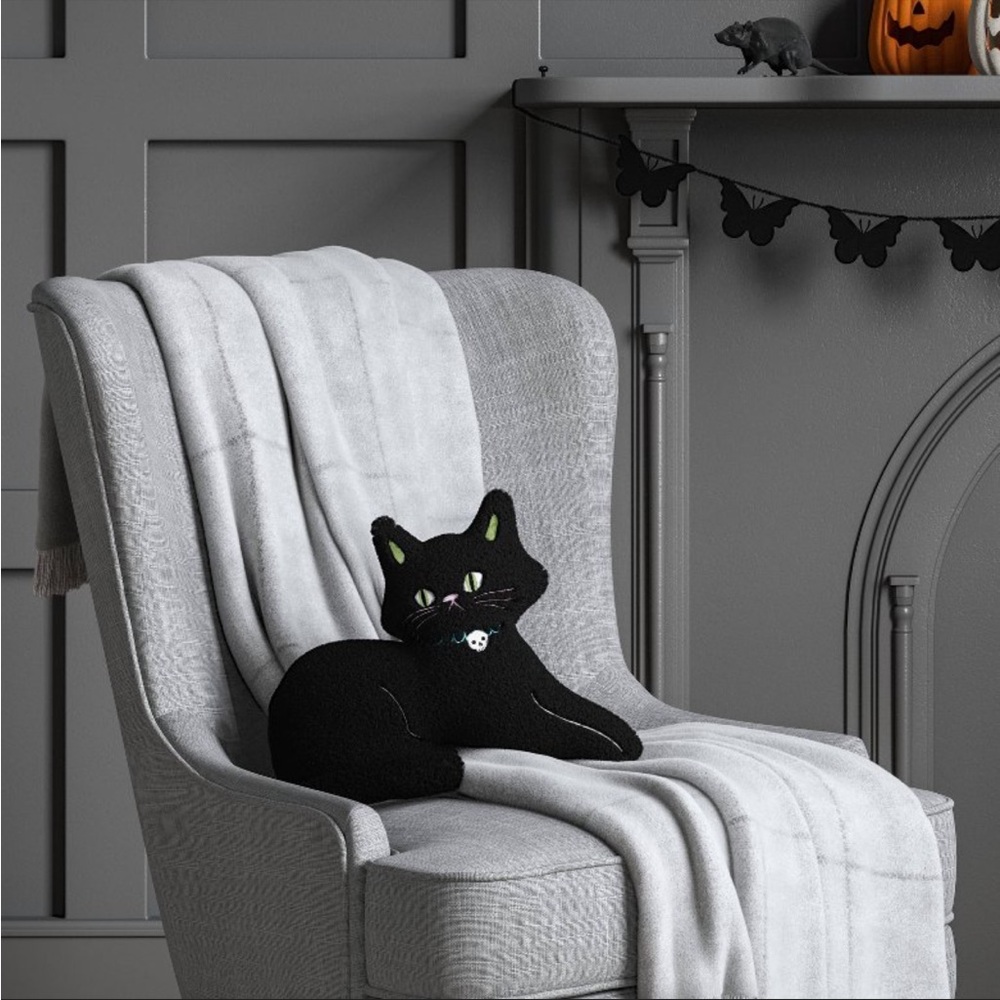 Hyde & Eek Boutique Novelty Cat Pillow NEW - Picture 2 of 5
